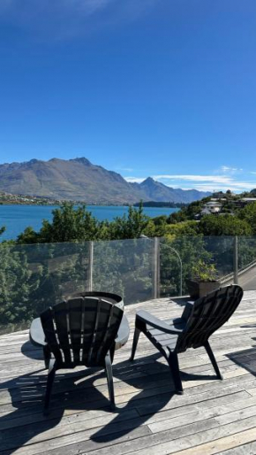 Te Mana - Luxe Lake Apartment